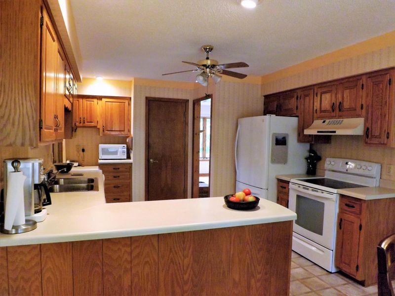 108 Meadowview Dr, Crossville, TN 38558