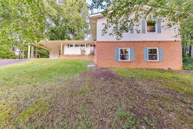 108 Morgan Rd, Oak Ridge, TN 37830