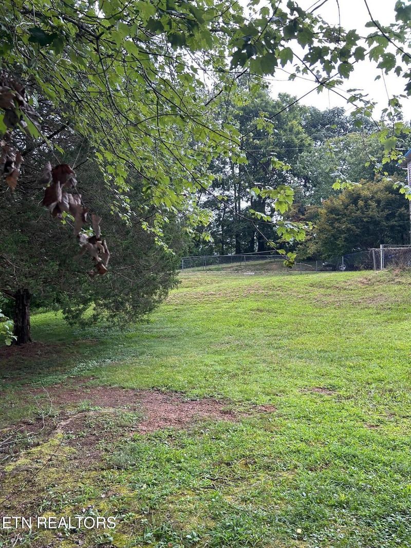 108 N Eighth St, Lafollette, TN 37766