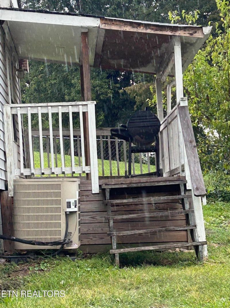 108 N Eighth St, Lafollette, TN 37766