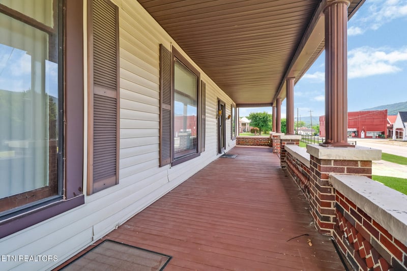 108 N Kingston Ave, Rockwood, TN 37854