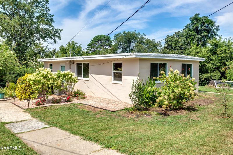 108 Niagara Ln, Oak Ridge, TN 37830