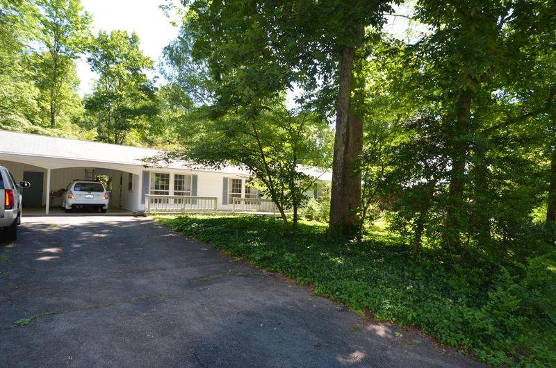 108 Normandy Rd, Oak Ridge, TN 37830