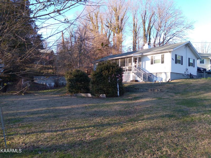 108 Peach Road Rd, Oak Ridge, TN 37830