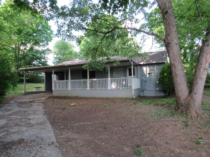108 Phillips Ln, Oak Ridge, TN 37830