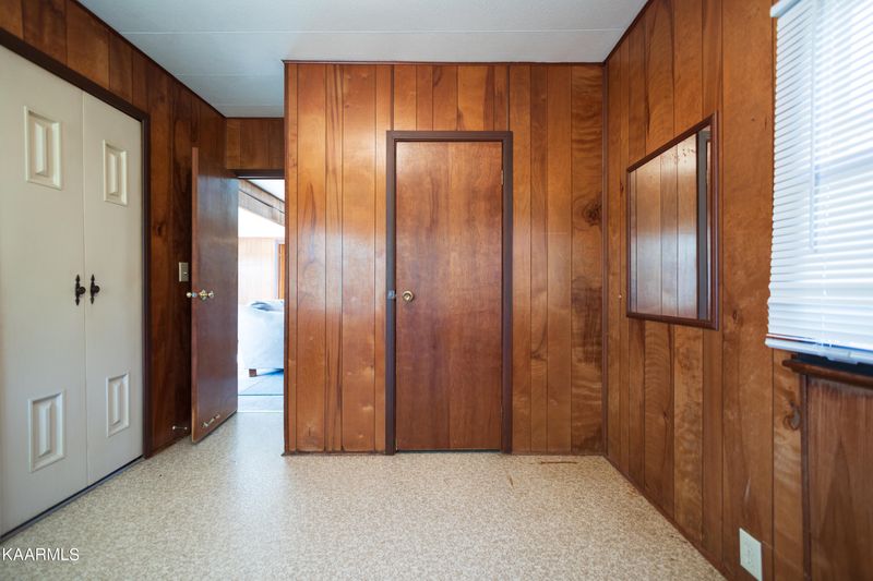 108 Queen St, Clinton, TN 37716