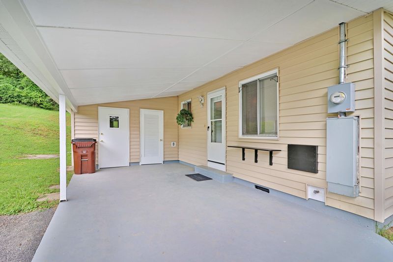 108 Regent Cir, Oak Ridge, TN 37830