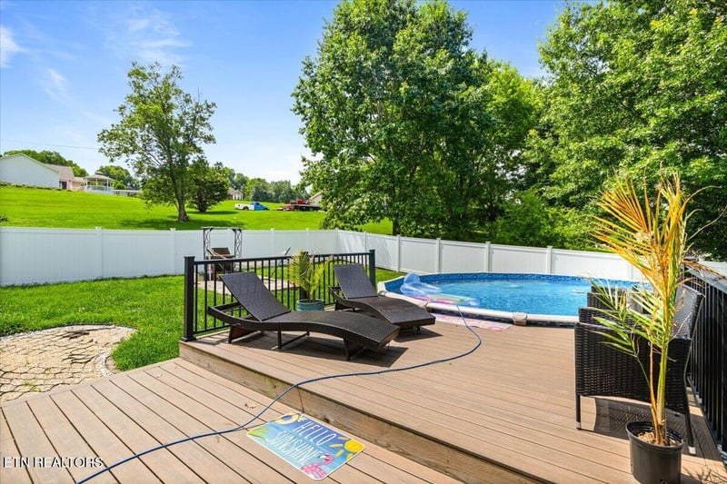 108 S Burress Ln, Jacksboro, TN 37757