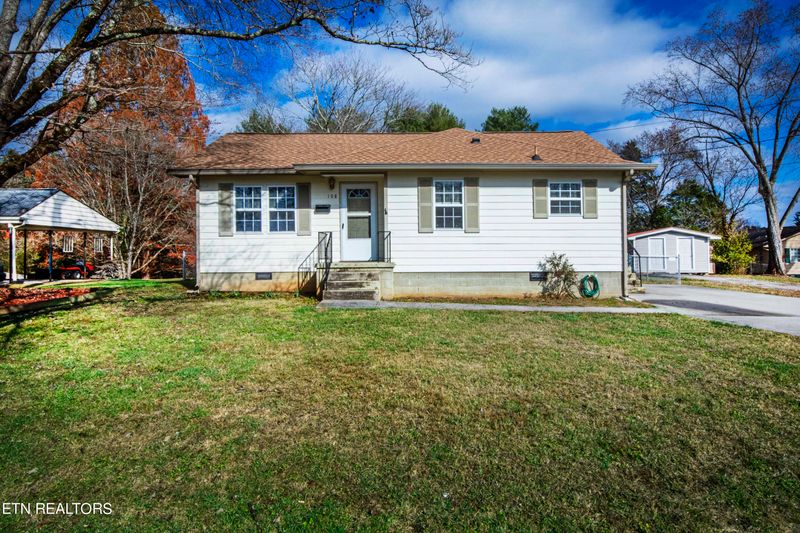 108 Salem Rd, Oak Ridge, TN 37830