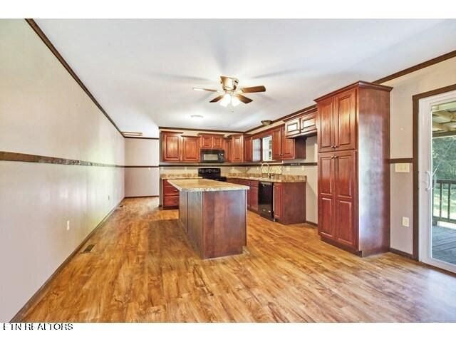 108 Standing Rock Rd, Deer Lodge, TN 37726