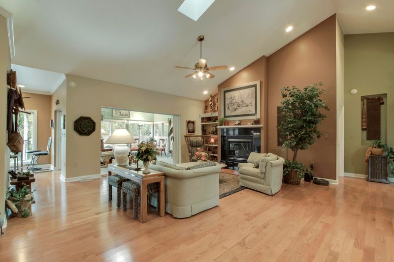 108 Tecumseh Ln, Loudon, TN 37774