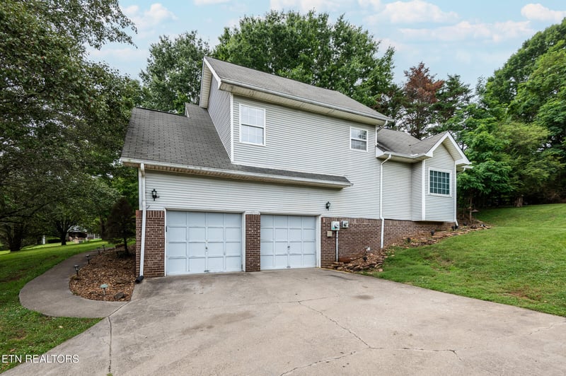 108 Tempura Dr, Oak Ridge, TN 37830