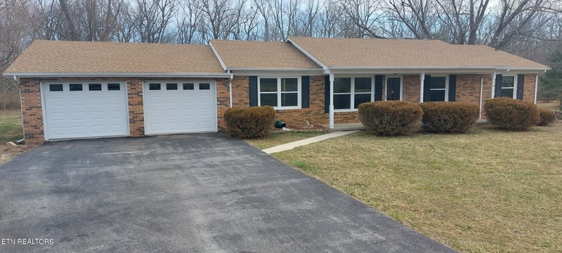 108 Twilight Dr, Crossville, TN 38572
