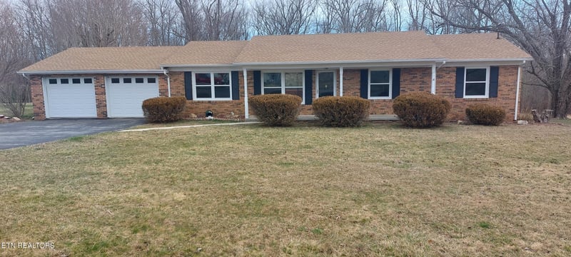 108 Twilight Dr, Crossville, TN 38572