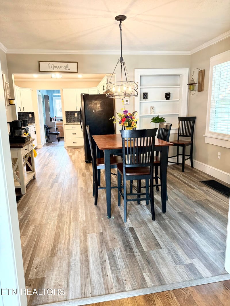 108 W Elm St, Lafollette, TN 37766