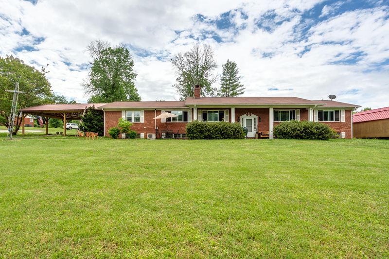 108 Walnut Hills Dr, Clinton, TN 37716