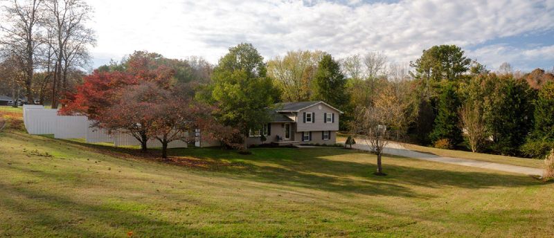 108 Westshore Dr, Harriman, TN 37748