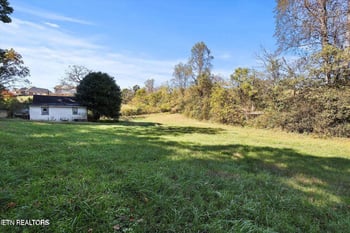 10808 Sam Lee Rd, Knoxville, TN 37932