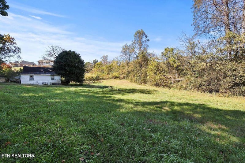 10808 Sam Lee Rd, Knoxville, TN 37932