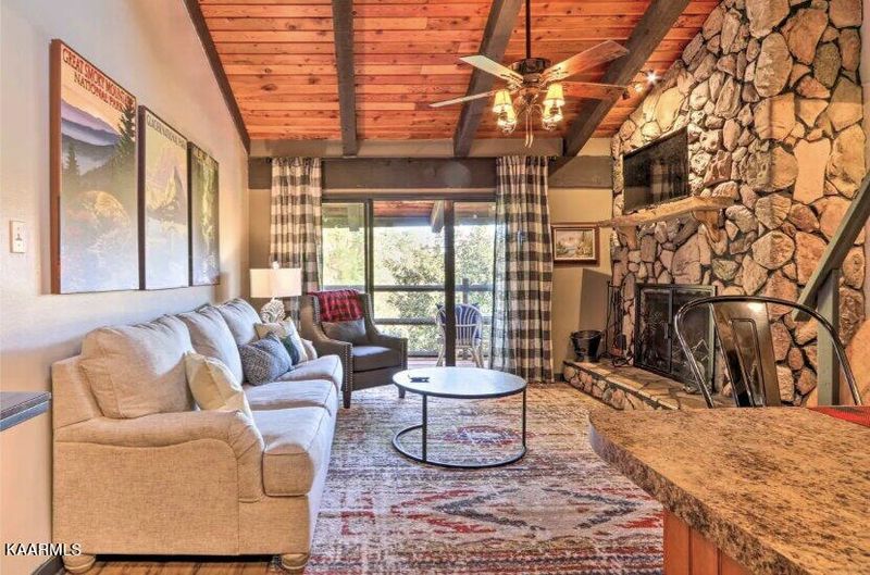 1081 Cove Rd #633, Sevierville, TN 37876