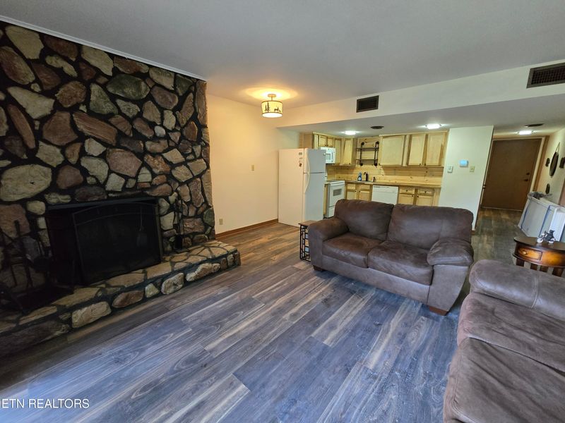 1081 Cove Rd #APT 511, Sevierville, TN 37876