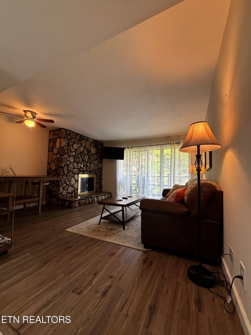 1081 Cove Rd #APT 512, Sevierville, TN 37876