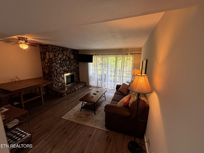 1081 Cove Rd #APT 512, Sevierville, TN 37876