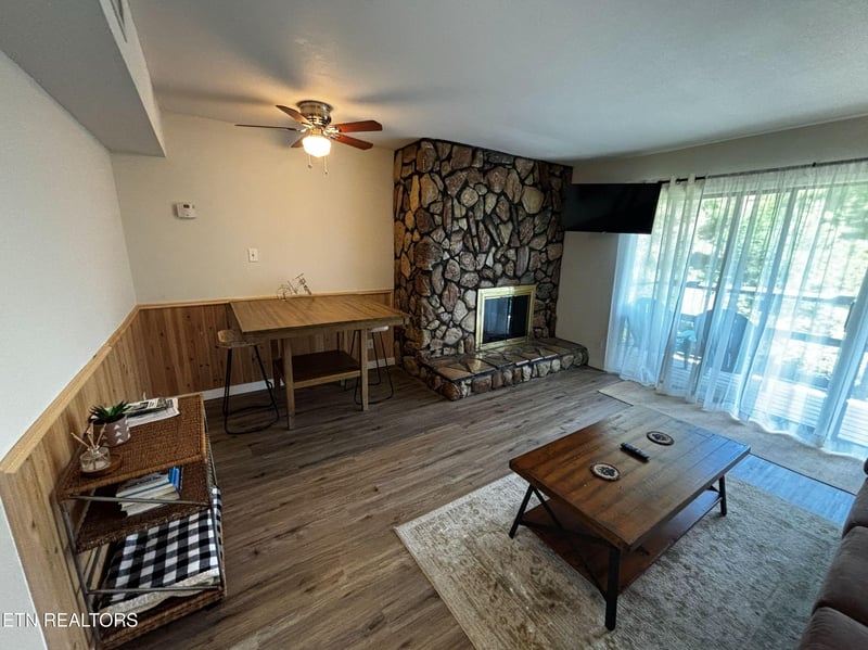 1081 Cove Rd #APT 512, Sevierville, TN 37876