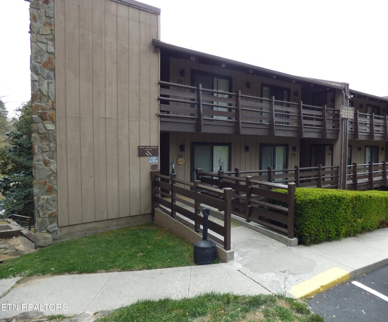 1081 Cove Rd #APT 821, Sevierville, TN 37876
