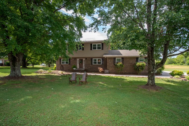 1081 Vera Dr, Alcoa, TN 37701