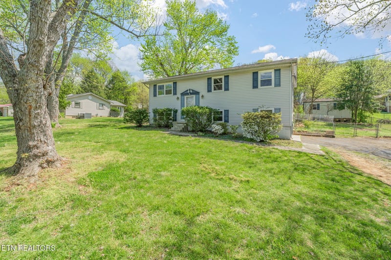 10824 Ashford Dr, Knoxville, TN 37934