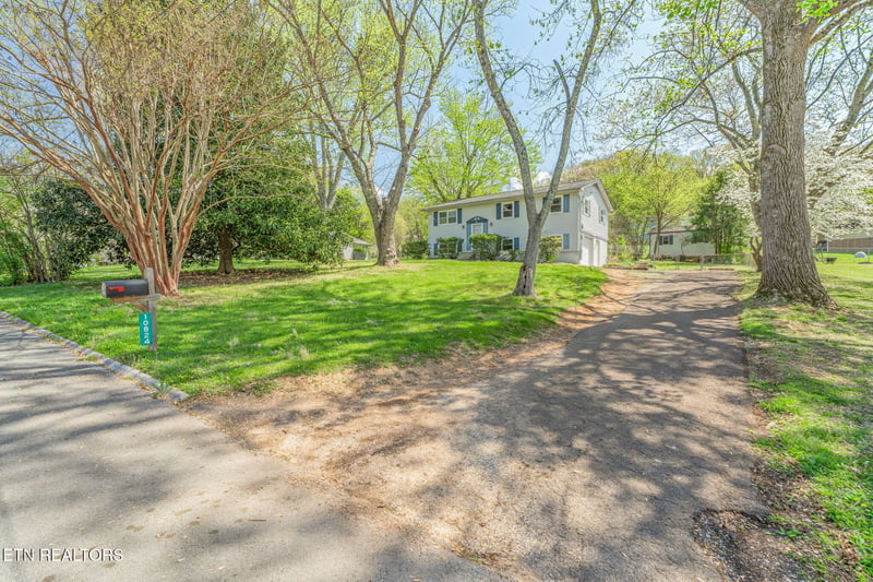 10824 Ashford Dr, Knoxville, TN 37934
