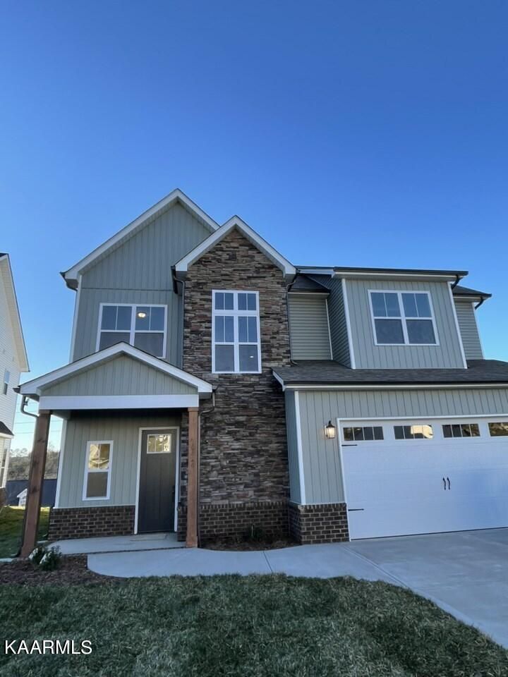 10826 Snowfall Ln, Knoxville, TN 37931