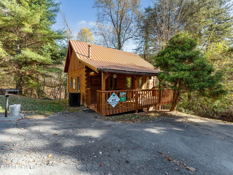 1083 Bryan View Rd, Sevierville, TN 37862