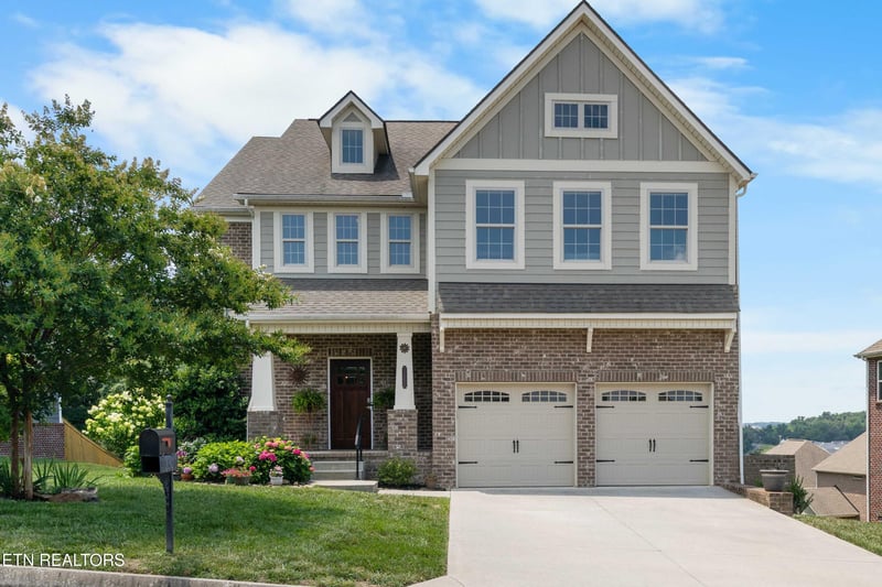 10850 Hunters Knoll Ln, Knoxville, TN 37932