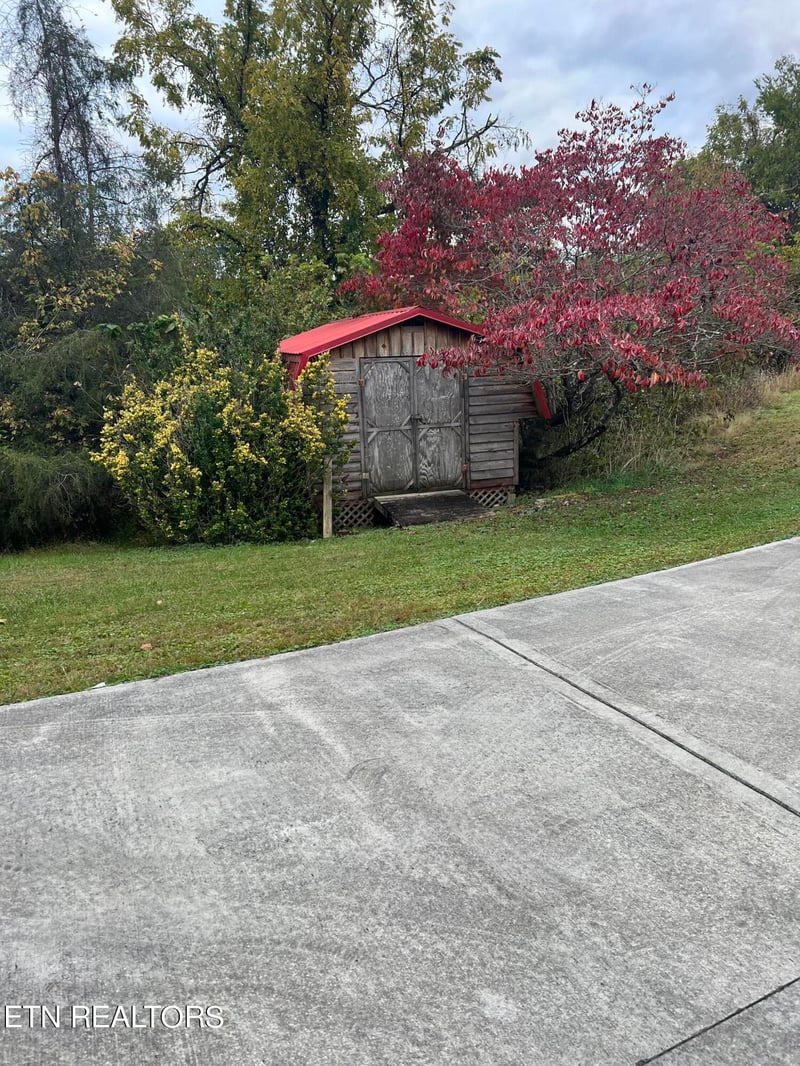 1086 Powell Valley Shores Cir, Speedwell, TN 37870