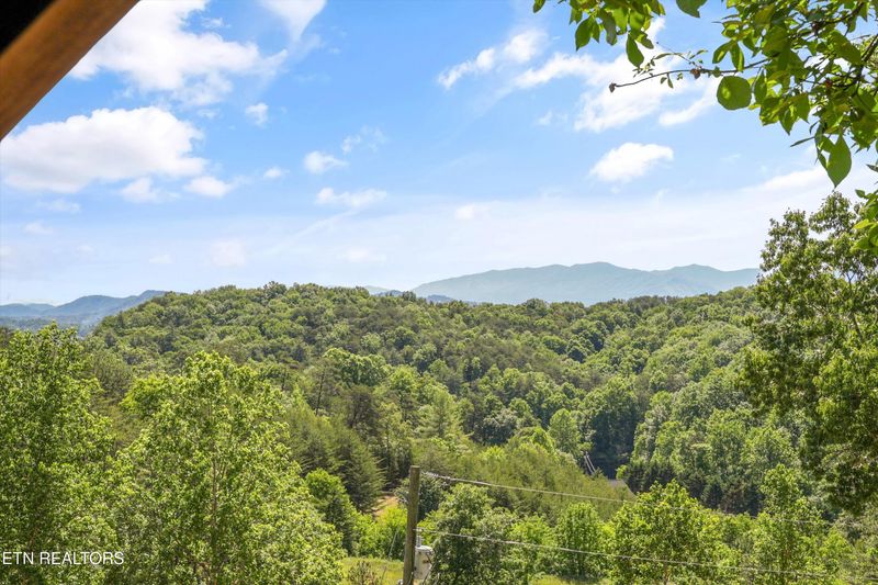 1086 Sharp Hollow Rd, Sevierville, TN 37862