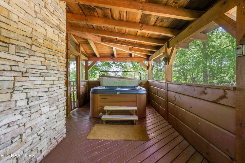 1086 Sharp Hollow Rd, Sevierville, TN 37862