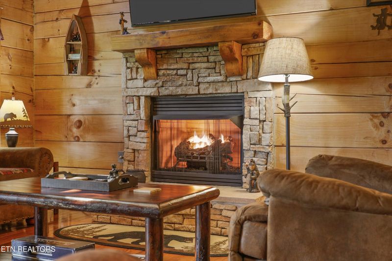 1086 Sharp Hollow Rd, Sevierville, TN 37862