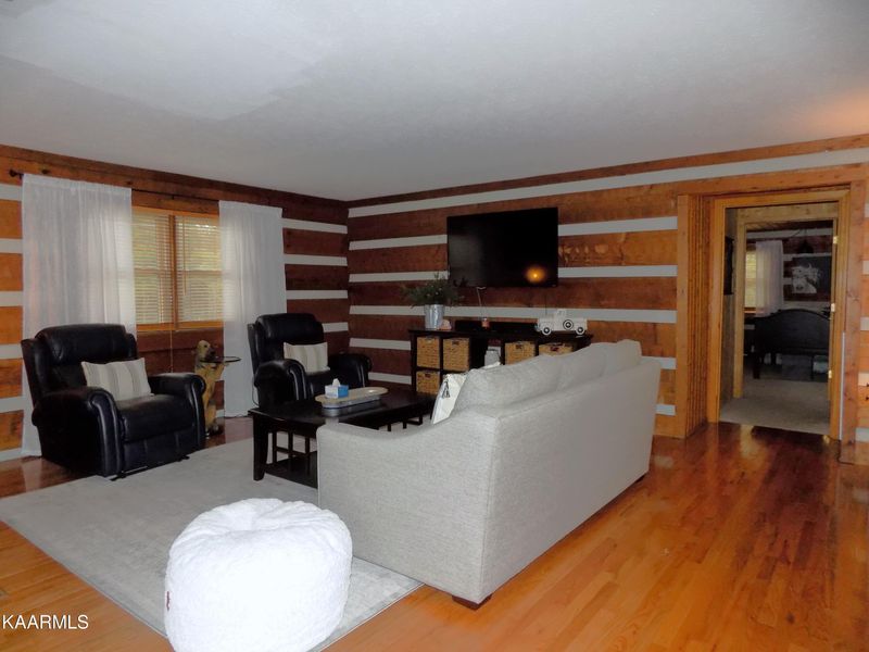 1087 Keith Ln, Morristown, TN 37813