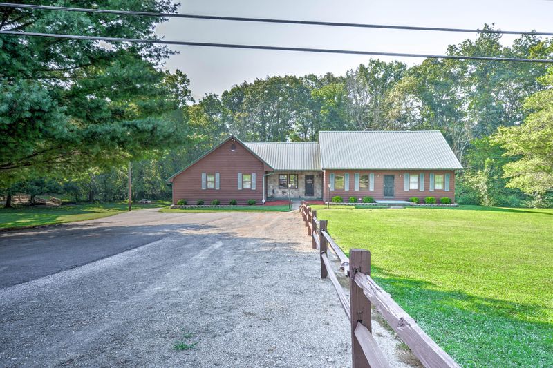 10881 Highway 131, Washburn, TN 37888
