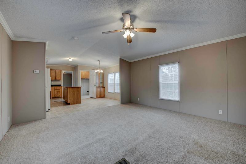 109 Avalon Ct, Madisonville, TN 37354