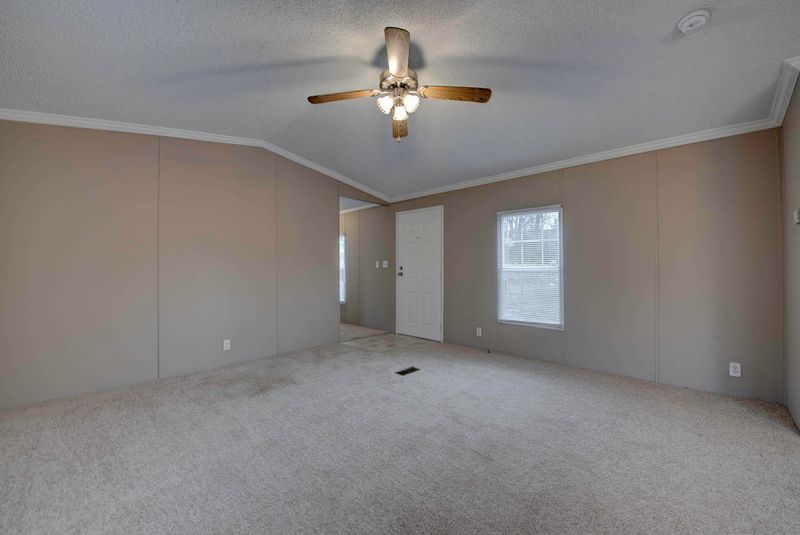 109 Avalon Ct, Madisonville, TN 37354