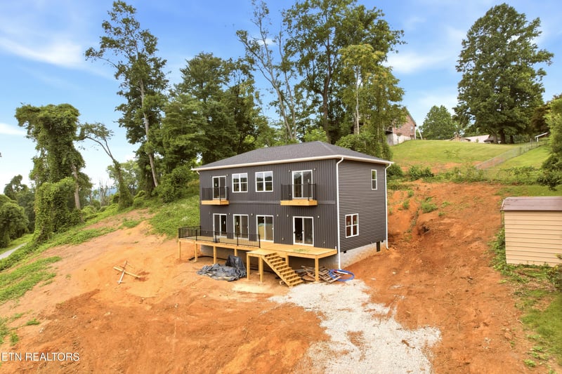 109 Breezeway Ln, Caryville, TN 37714