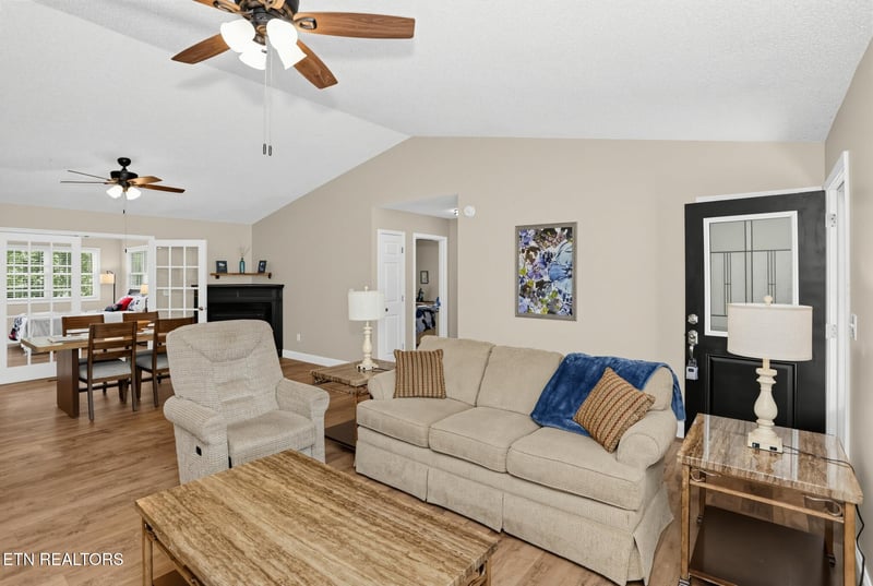109 Chestnut Ct, Crossville, TN 38555