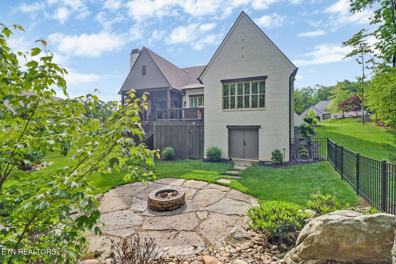 109 Chestnut Ridge Ct, Crossville, TN 38558