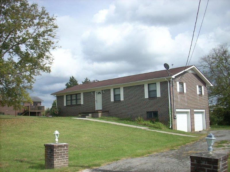 109 Clinchview Dr, Corryton, TN 37721