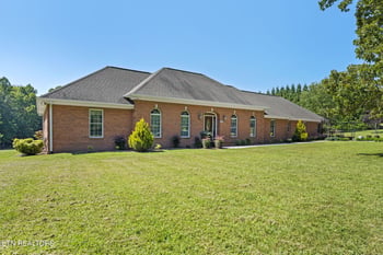 109 Dairy Pond Rd, Norris, TN 37828