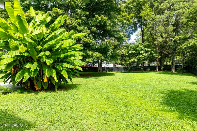 109 Daniel Ln, Oak Ridge, TN 37830