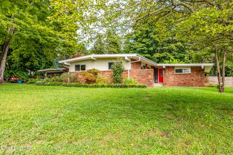 109 Daniel Ln, Oak Ridge, TN 37830